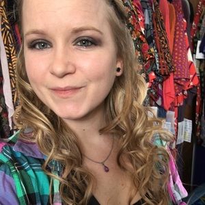 Meet your Posher, Kayla